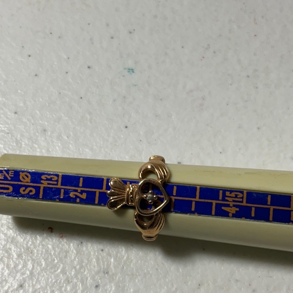 10kt Melee Diamond Claddagh Ring - Picture 5 of 5